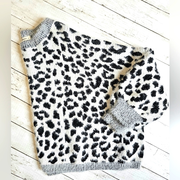 Andthewhy Eyelash Knit Super Soft Slouchy Off Shoulder Leopard Cheetah Print - Picture 4 of 9